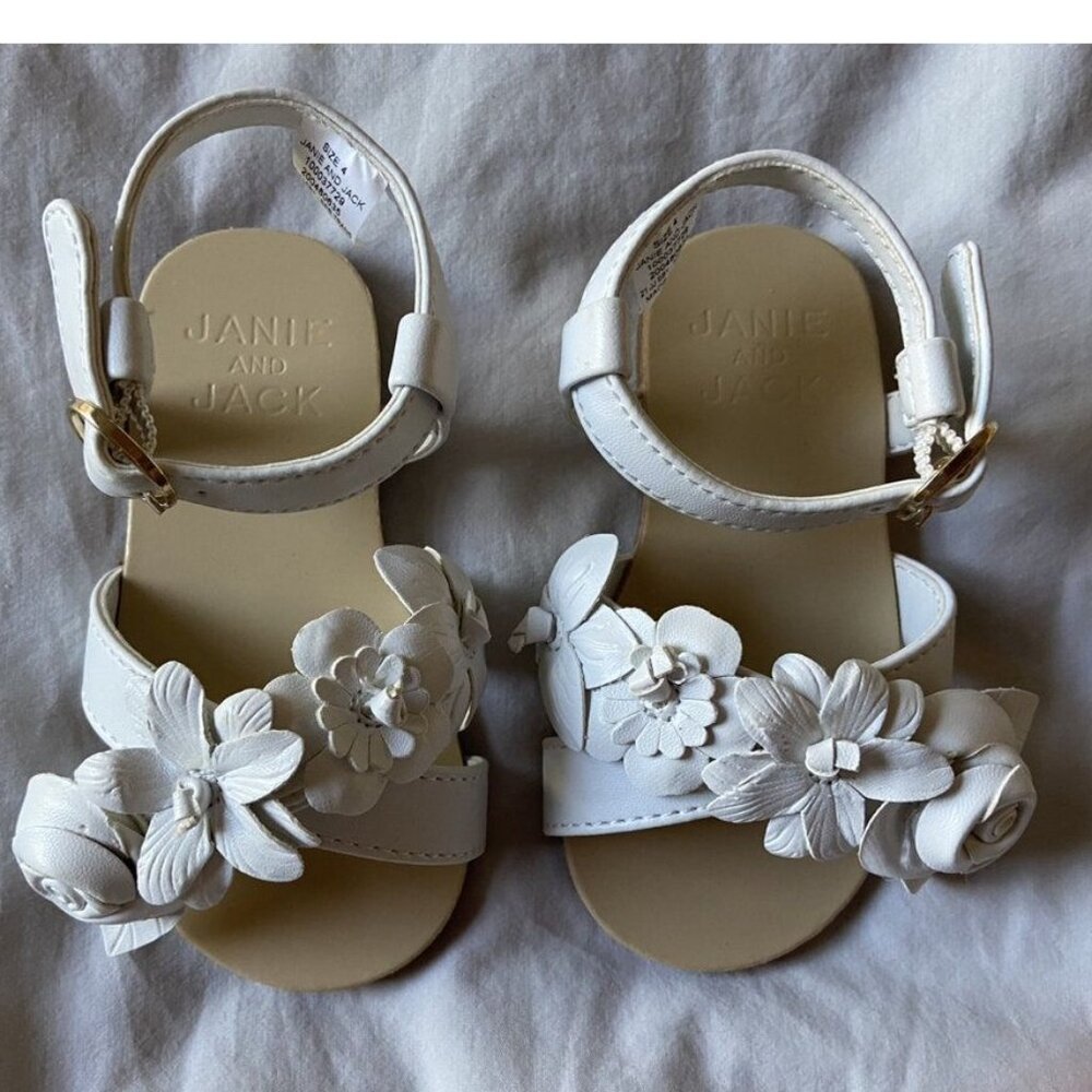 EUC Janie And Jack Sandals (size 4)